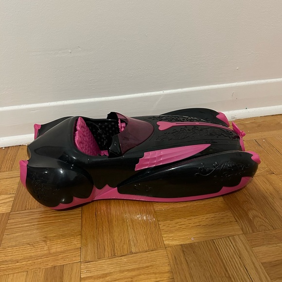 Monster High Sweet 1600 Draculaura’s Roadster (G1) - Picture 1 of 6